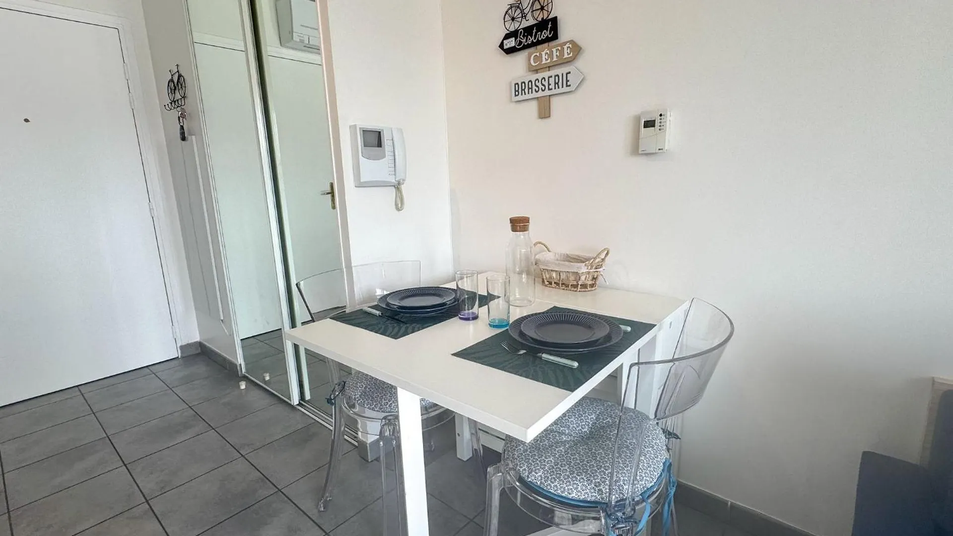 Stunning T2 Pool Box-Meyzieu Gare-Stade-Eurexpo Apartamento Meyzieu